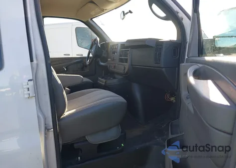 2014 Chevrolet Express 2500 Work Van z USA, uszkodzony, nr VIN 1GCWGGCA8E1207062